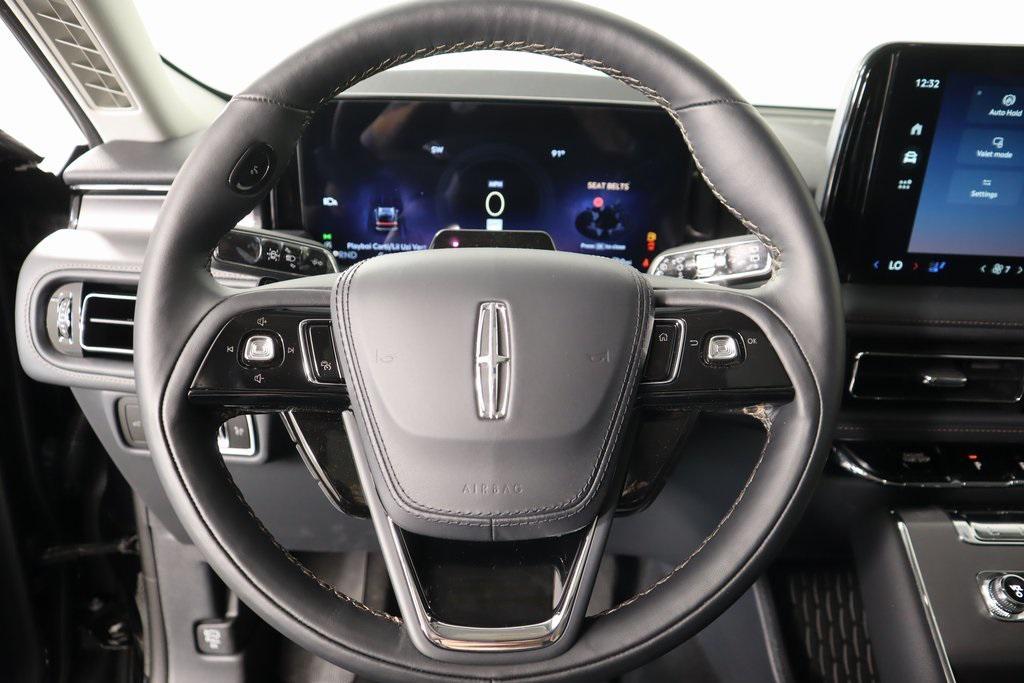 new 2025 Lincoln Aviator car, priced at $61,526
