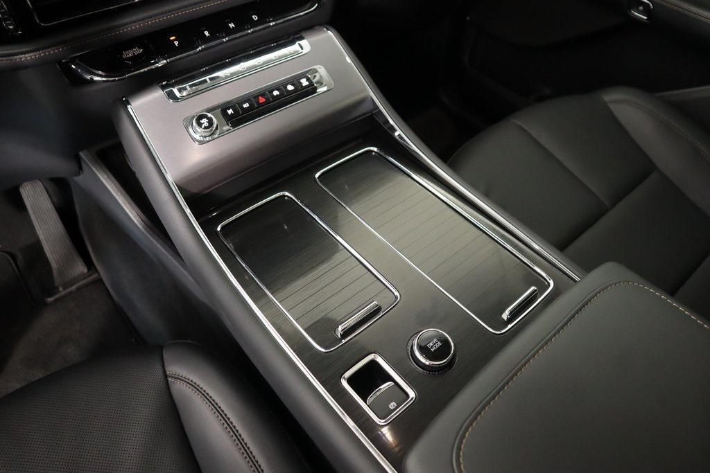 new 2025 Lincoln Aviator car, priced at $61,526