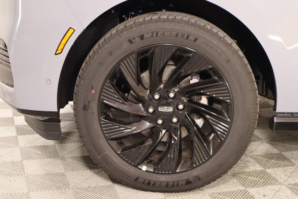 new 2025 Lincoln Navigator car, priced at $102,182