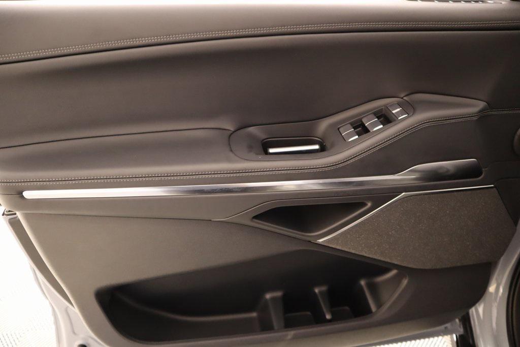 new 2025 Lincoln Navigator car, priced at $102,182