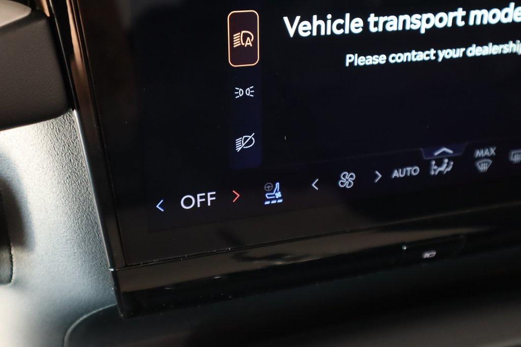 new 2025 Lincoln Navigator car, priced at $102,182