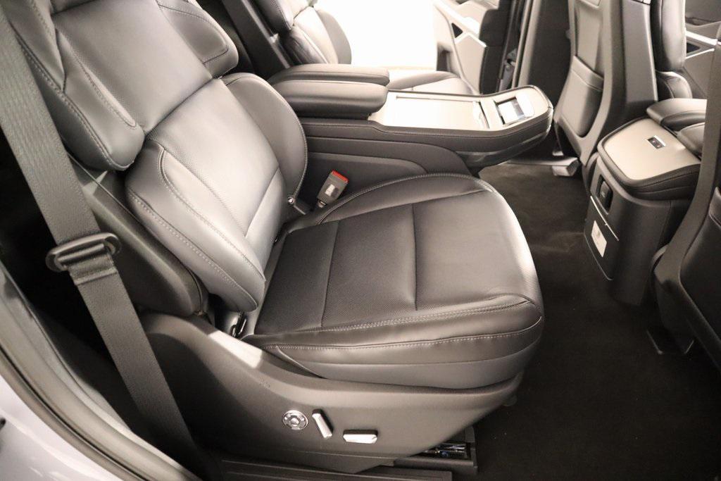 new 2025 Lincoln Navigator car, priced at $105,778