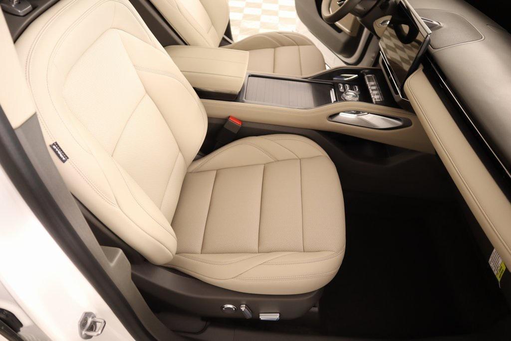 new 2025 Lincoln Nautilus car, priced at $57,533