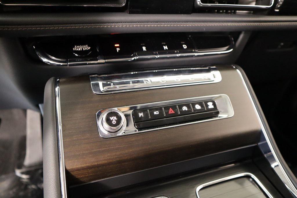 new 2025 Lincoln Aviator car, priced at $81,254