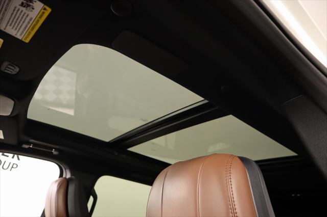 new 2025 Lincoln Navigator car, priced at $101,740
