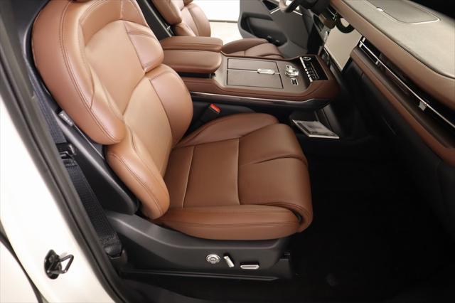 new 2025 Lincoln Navigator car, priced at $101,740