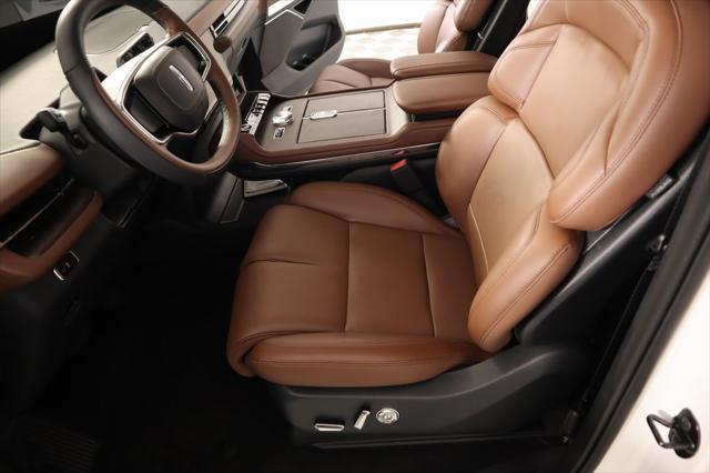 new 2025 Lincoln Navigator car, priced at $101,740