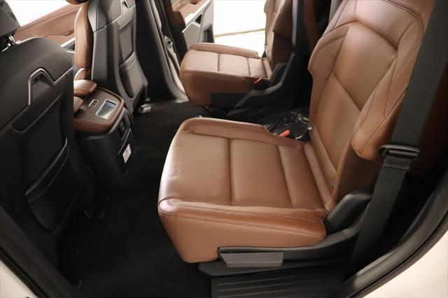 new 2025 Lincoln Navigator car, priced at $101,740