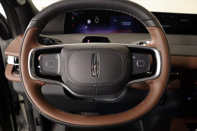 new 2025 Lincoln Navigator car, priced at $101,740