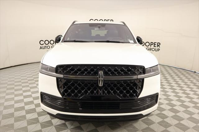 new 2025 Lincoln Navigator car, priced at $108,038