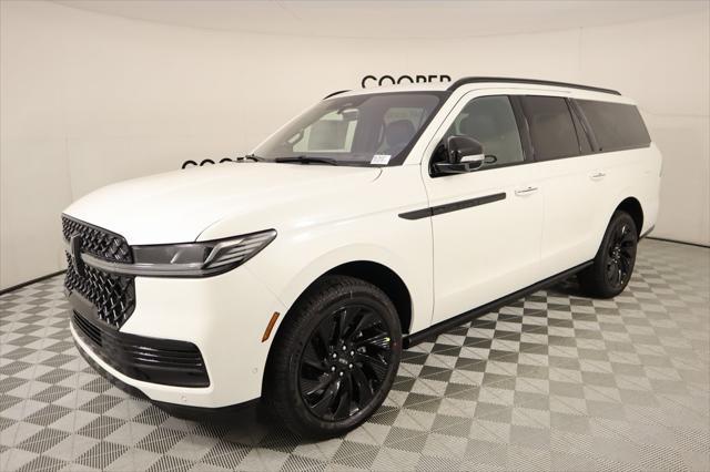 new 2025 Lincoln Navigator car, priced at $108,038