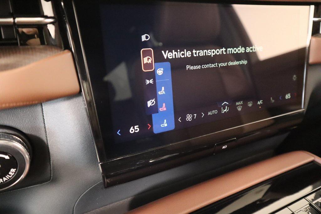 new 2025 Lincoln Navigator car, priced at $101,693