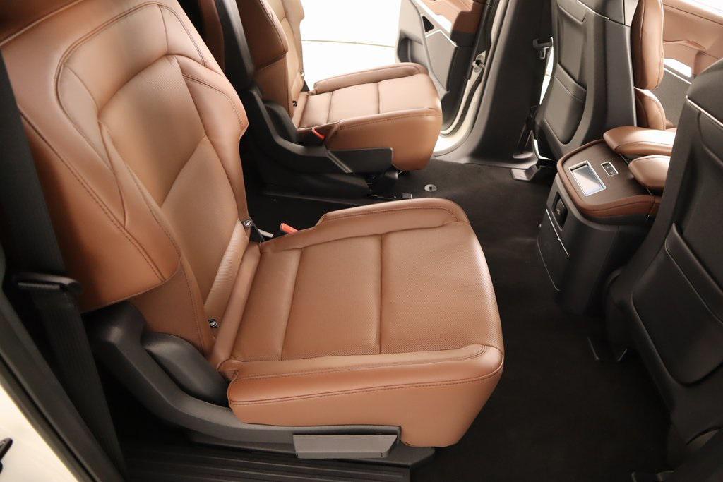 new 2025 Lincoln Navigator car, priced at $101,693