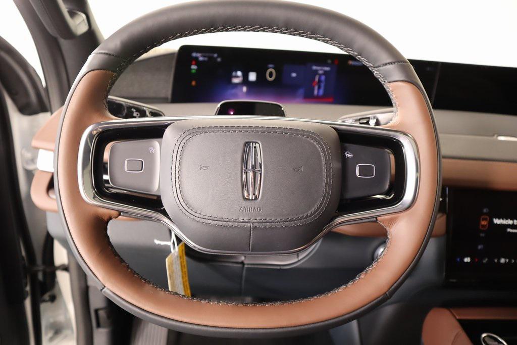 new 2025 Lincoln Navigator car, priced at $101,693