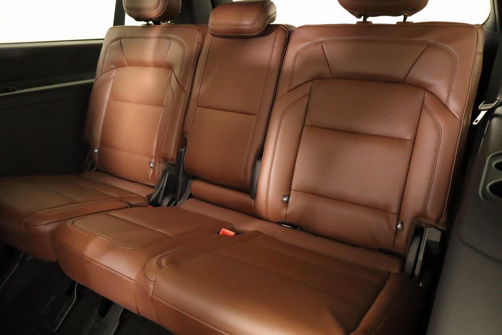 new 2025 Lincoln Navigator car, priced at $101,693