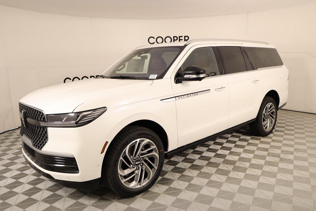 new 2025 Lincoln Navigator car, priced at $101,693