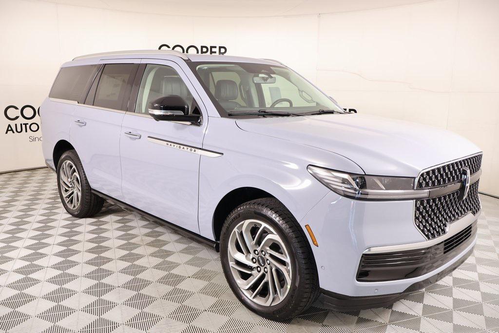 new 2025 Lincoln Navigator car, priced at $99,206