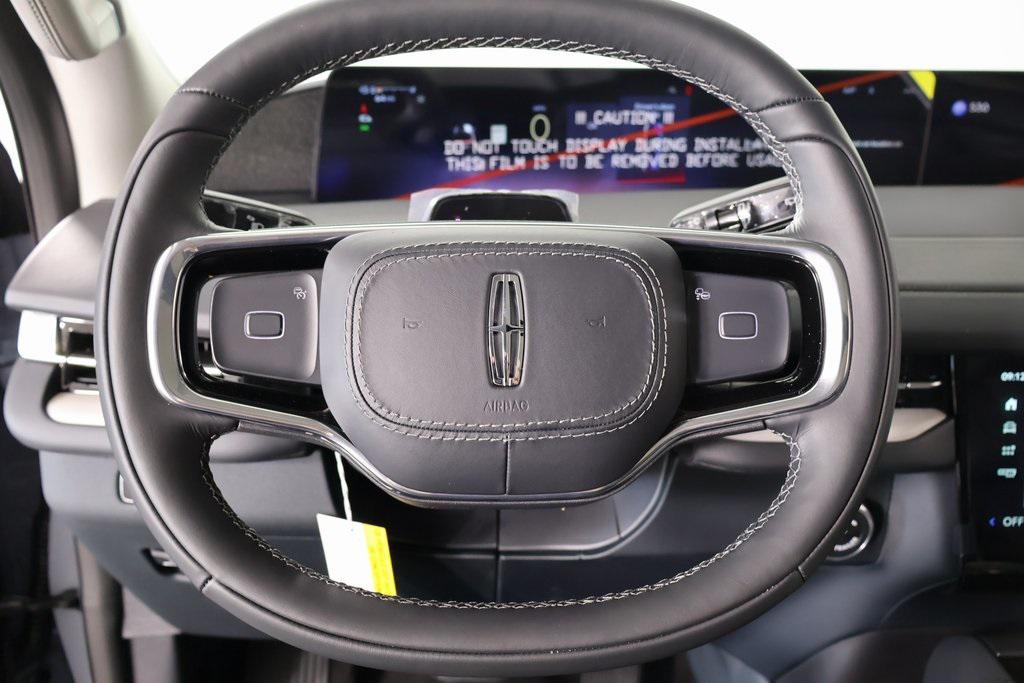 new 2025 Lincoln Navigator car, priced at $99,206