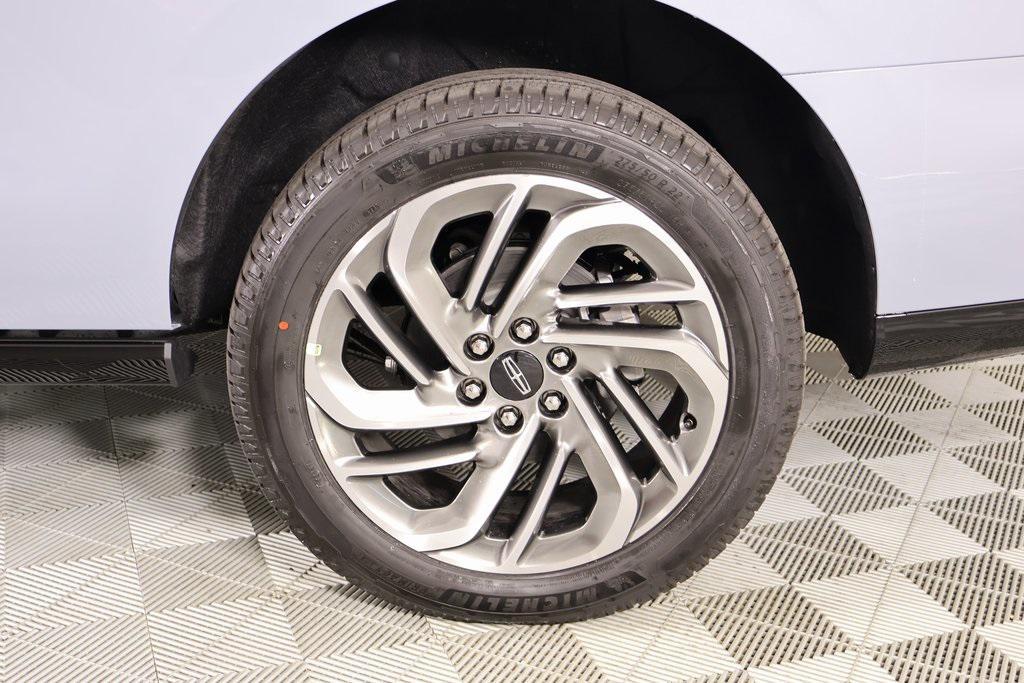 new 2025 Lincoln Navigator car, priced at $99,206