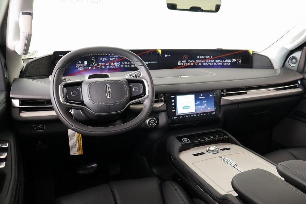 new 2025 Lincoln Navigator car, priced at $99,206