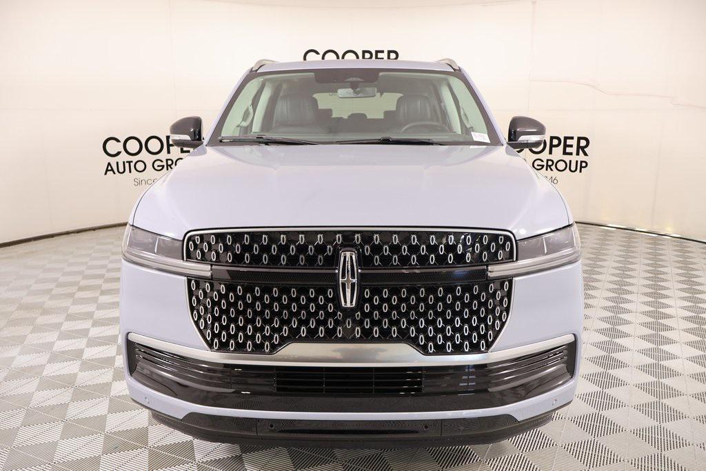 new 2025 Lincoln Navigator car, priced at $99,206