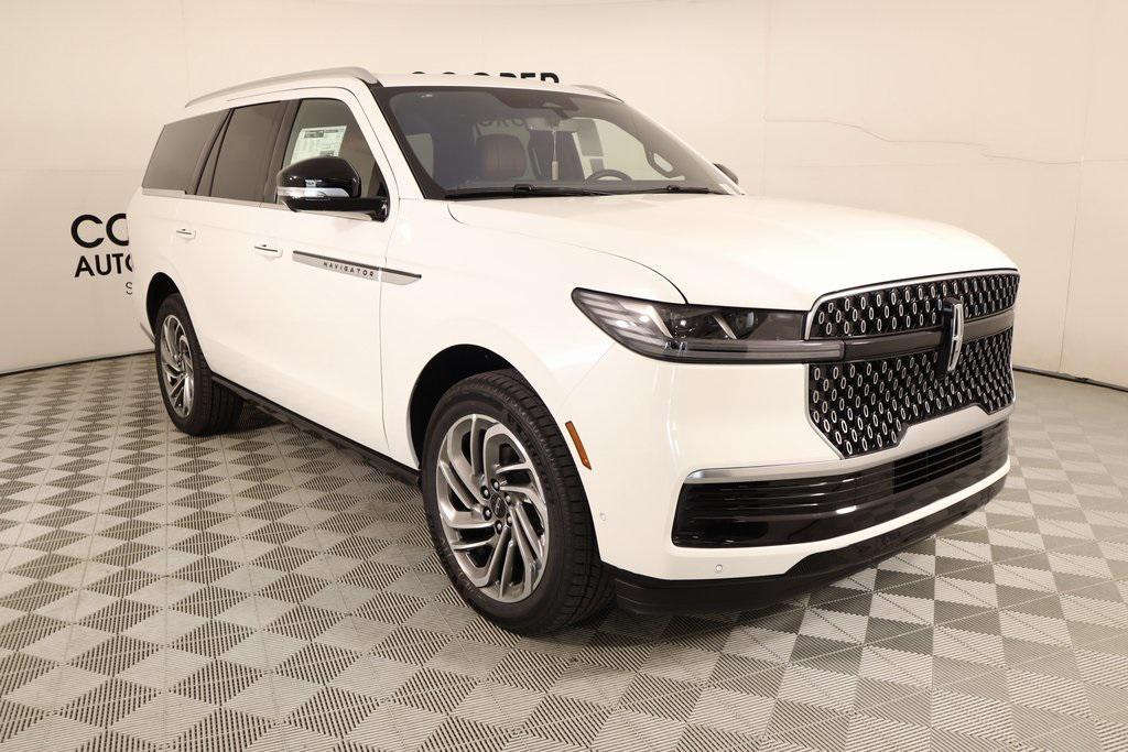 new 2025 Lincoln Navigator car, priced at $98,822