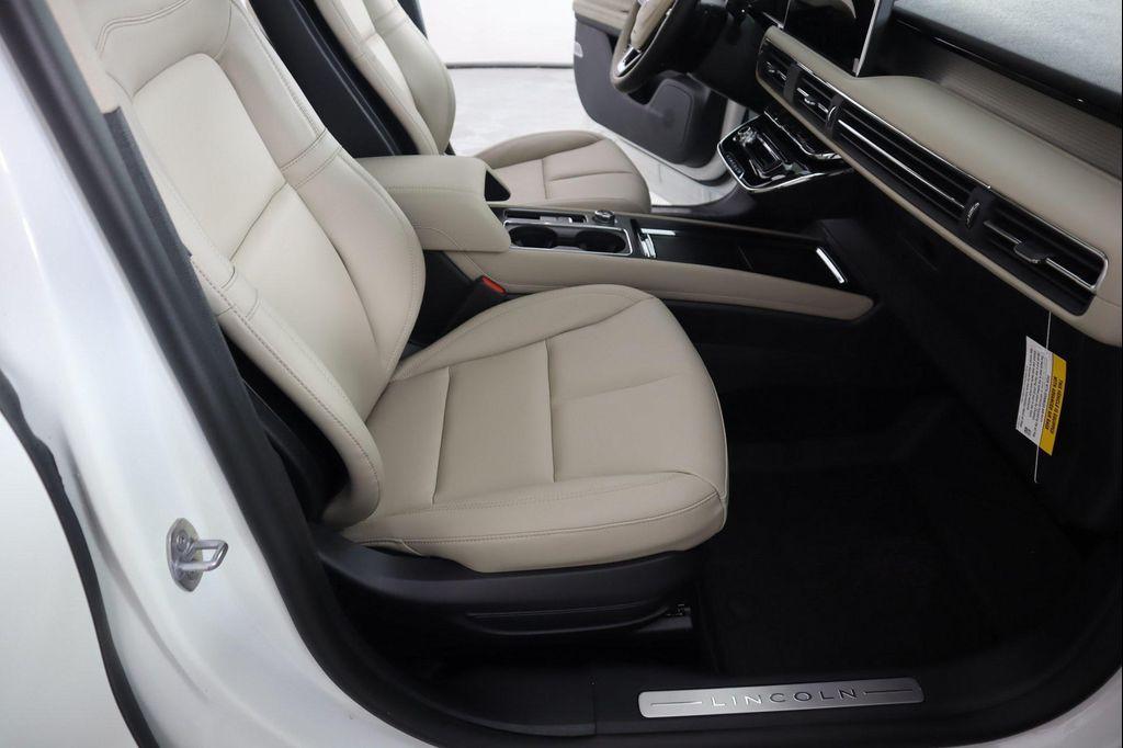 new 2025 Lincoln Corsair car, priced at $40,450