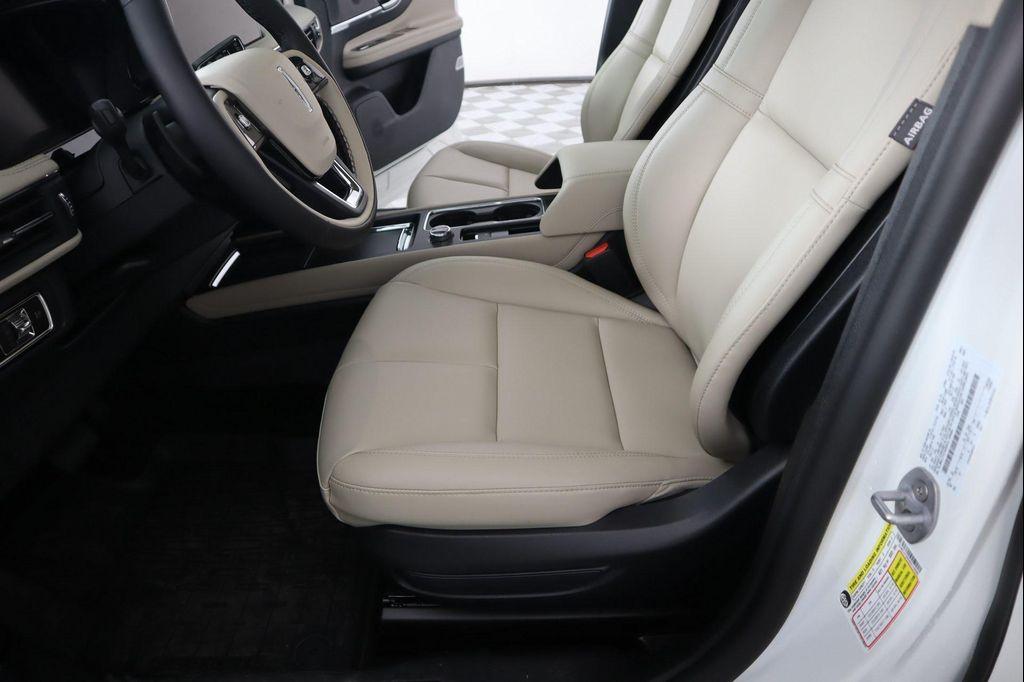 new 2025 Lincoln Corsair car, priced at $40,450