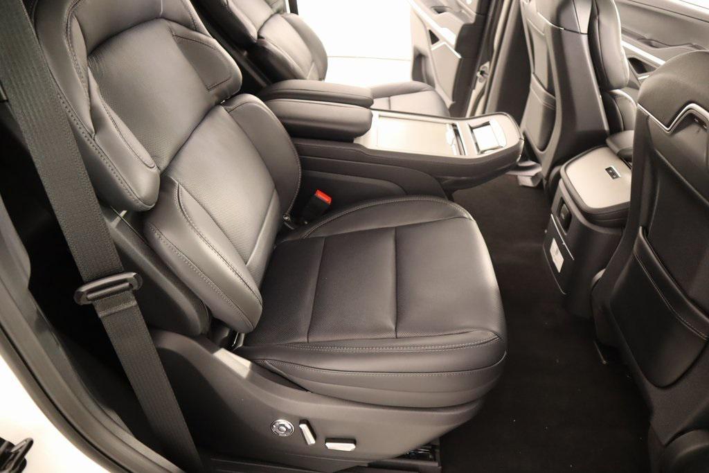 new 2025 Lincoln Navigator car, priced at $105,778