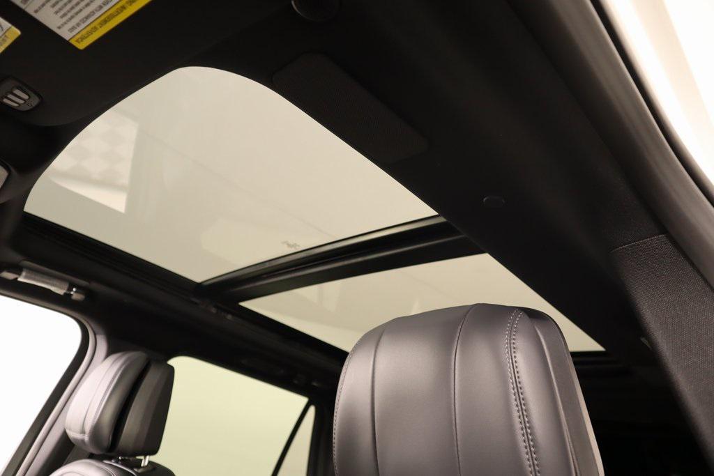 new 2025 Lincoln Navigator car, priced at $105,778