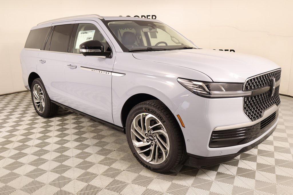 new 2025 Lincoln Navigator car, priced at $102,182