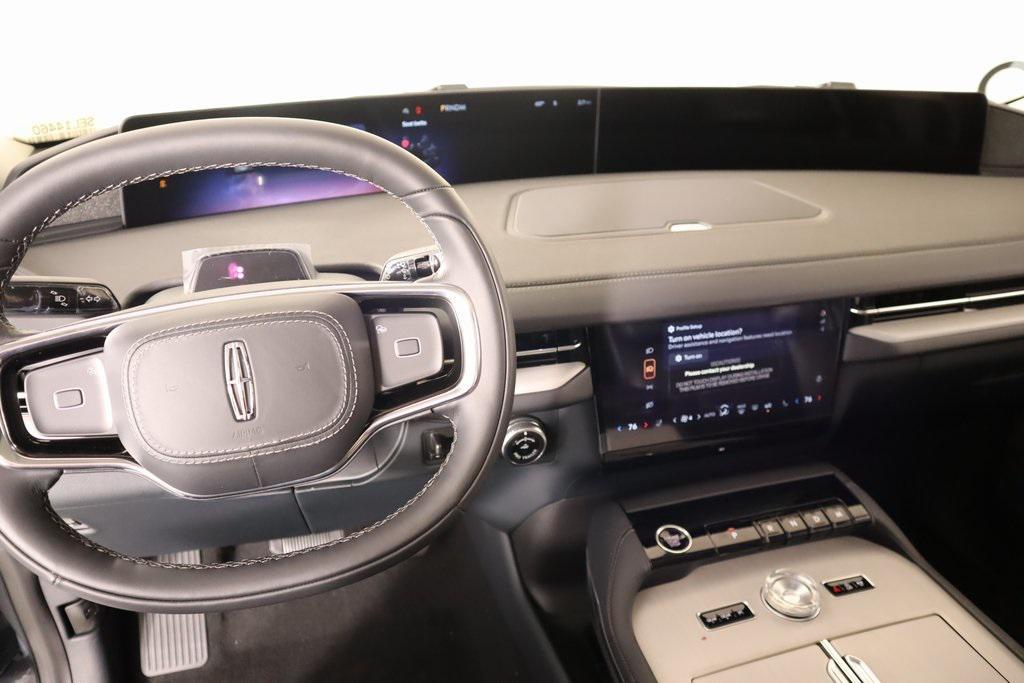 new 2025 Lincoln Navigator car, priced at $102,182