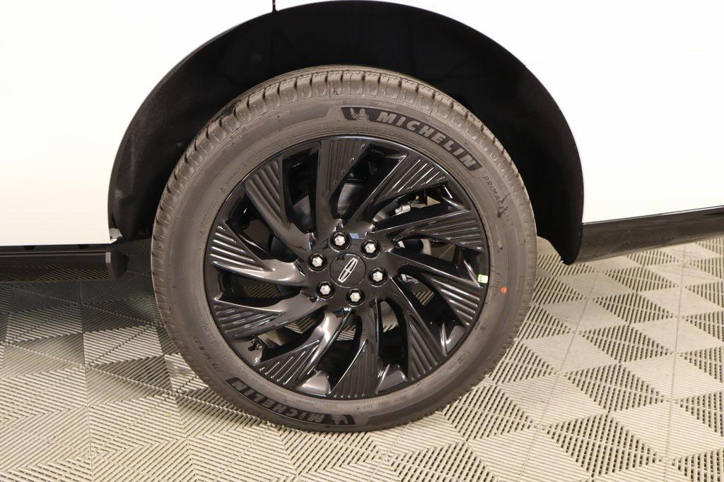 new 2025 Lincoln Navigator car, priced at $99,418
