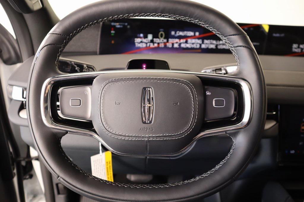 new 2025 Lincoln Navigator car, priced at $99,418