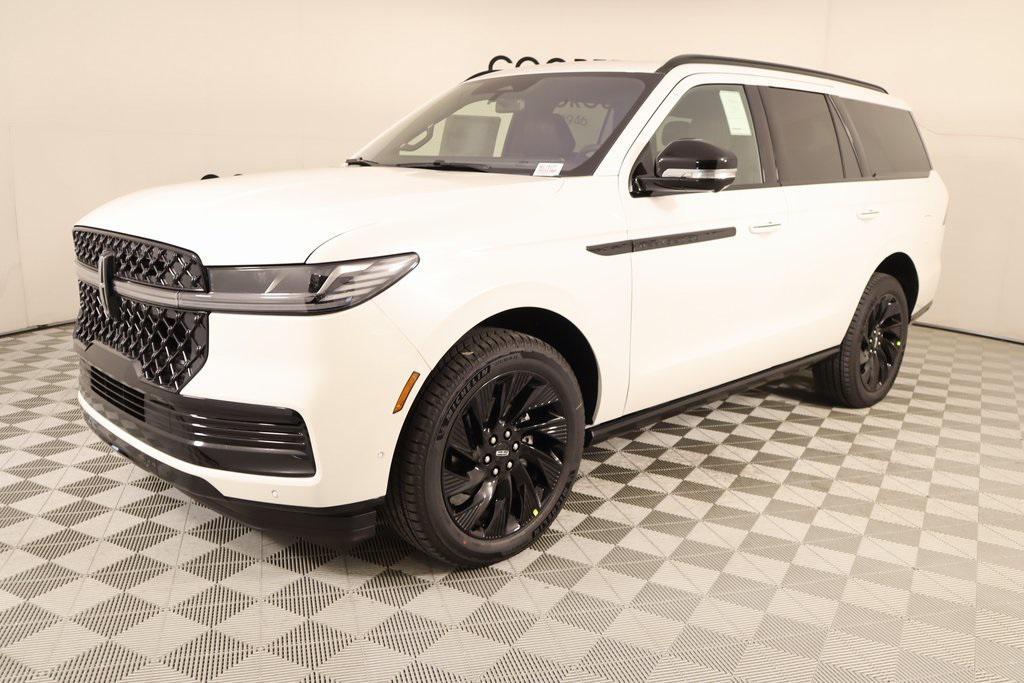 new 2025 Lincoln Navigator car, priced at $105,542