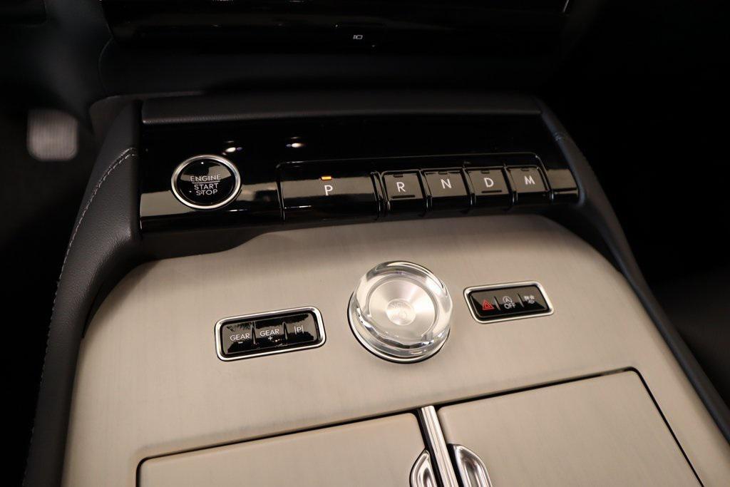 new 2025 Lincoln Navigator car, priced at $105,542