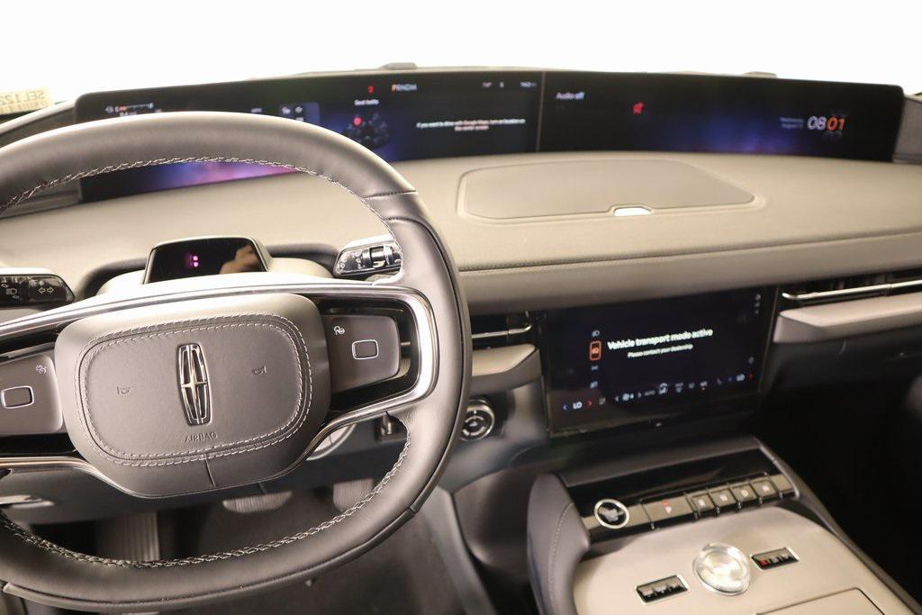 new 2025 Lincoln Navigator car, priced at $102,778