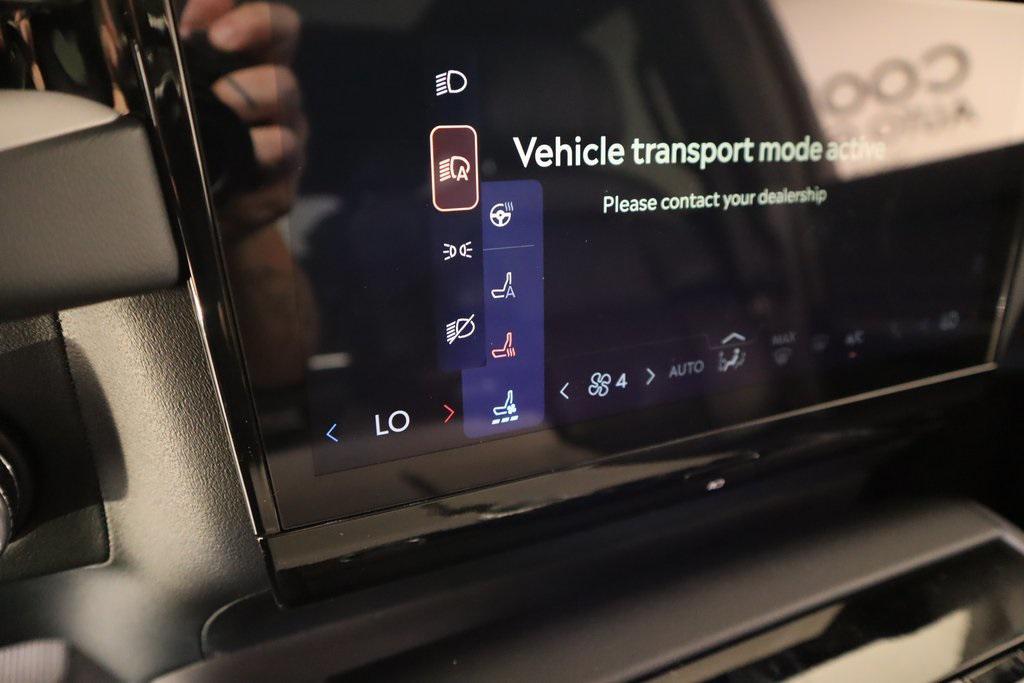 new 2025 Lincoln Navigator car, priced at $102,778