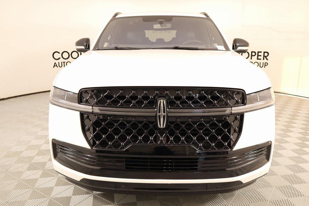 new 2025 Lincoln Navigator car, priced at $102,778