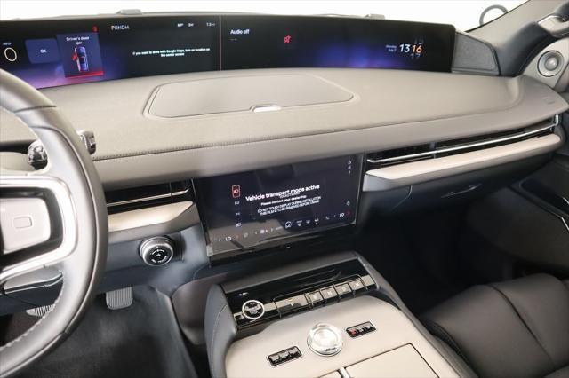 new 2025 Lincoln Navigator car, priced at $101,674