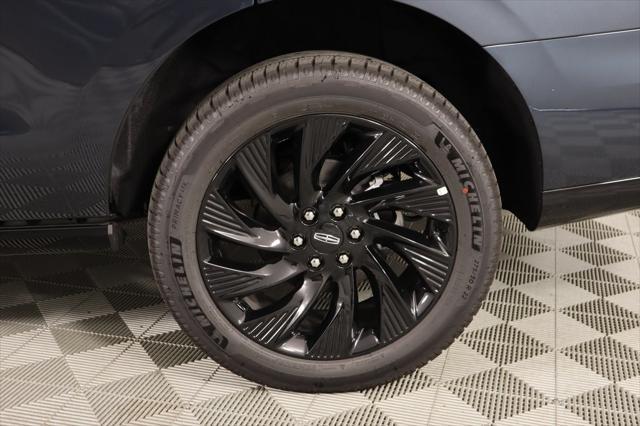 new 2025 Lincoln Navigator car, priced at $101,674