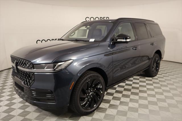 new 2025 Lincoln Navigator car, priced at $101,674