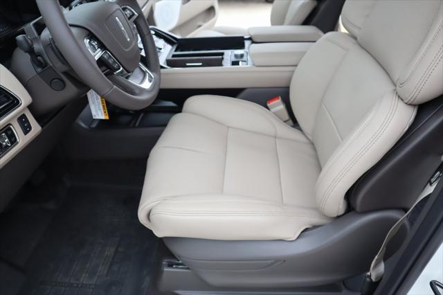 new 2024 Lincoln Navigator car, priced at $75,998