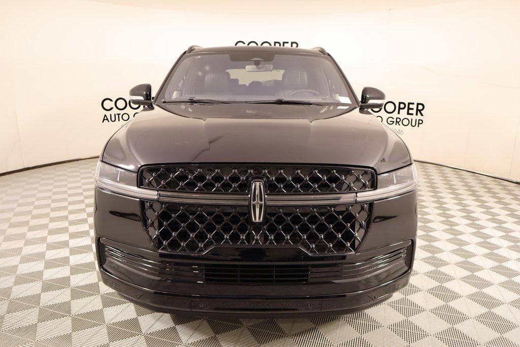 new 2025 Lincoln Navigator car, priced at $98,698