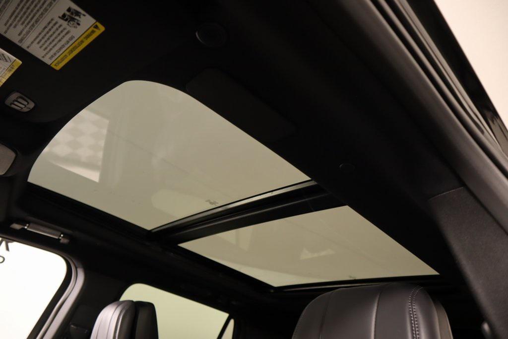 new 2025 Lincoln Navigator car, priced at $98,698
