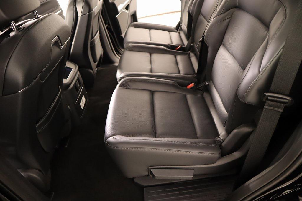 new 2025 Lincoln Navigator car, priced at $98,698