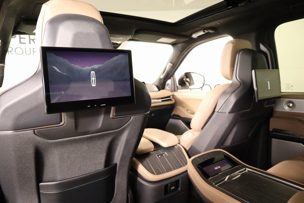 new 2025 Lincoln Navigator car, priced at $120,185