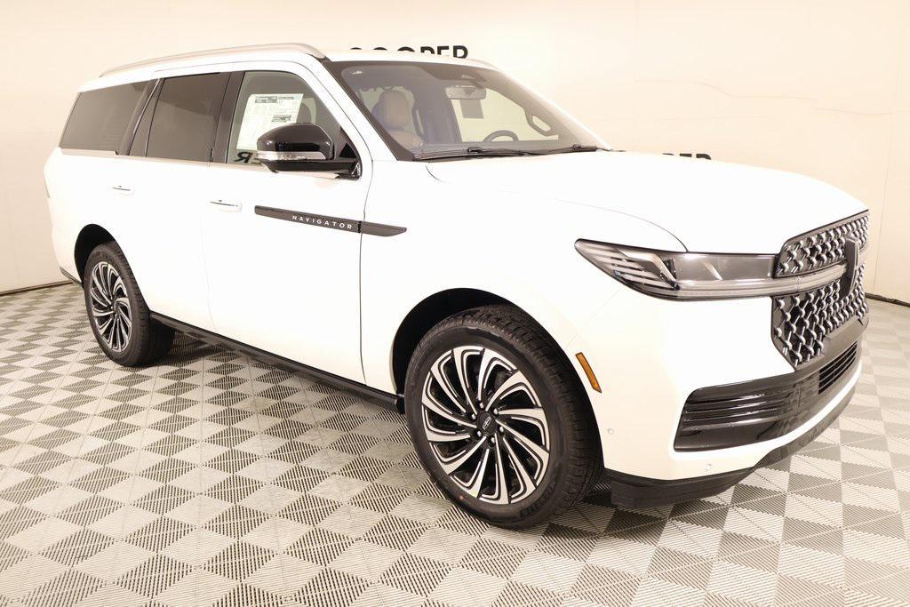 new 2025 Lincoln Navigator car, priced at $120,185