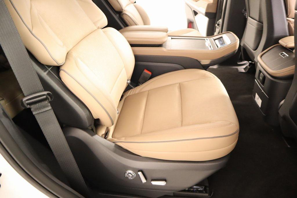 new 2025 Lincoln Navigator car, priced at $120,185