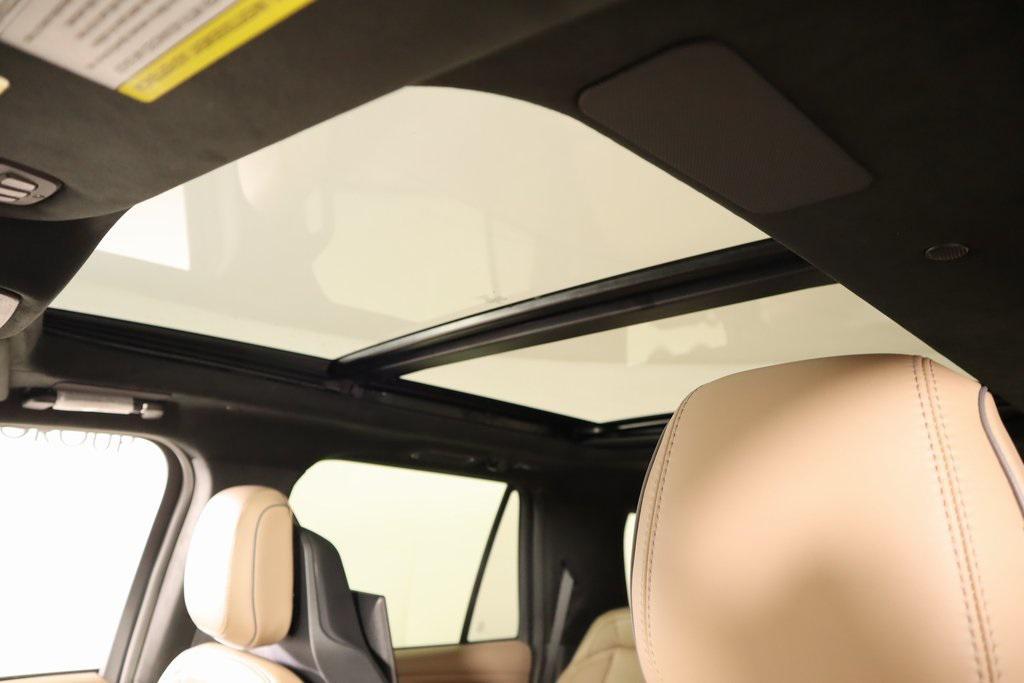 new 2025 Lincoln Navigator car, priced at $120,185